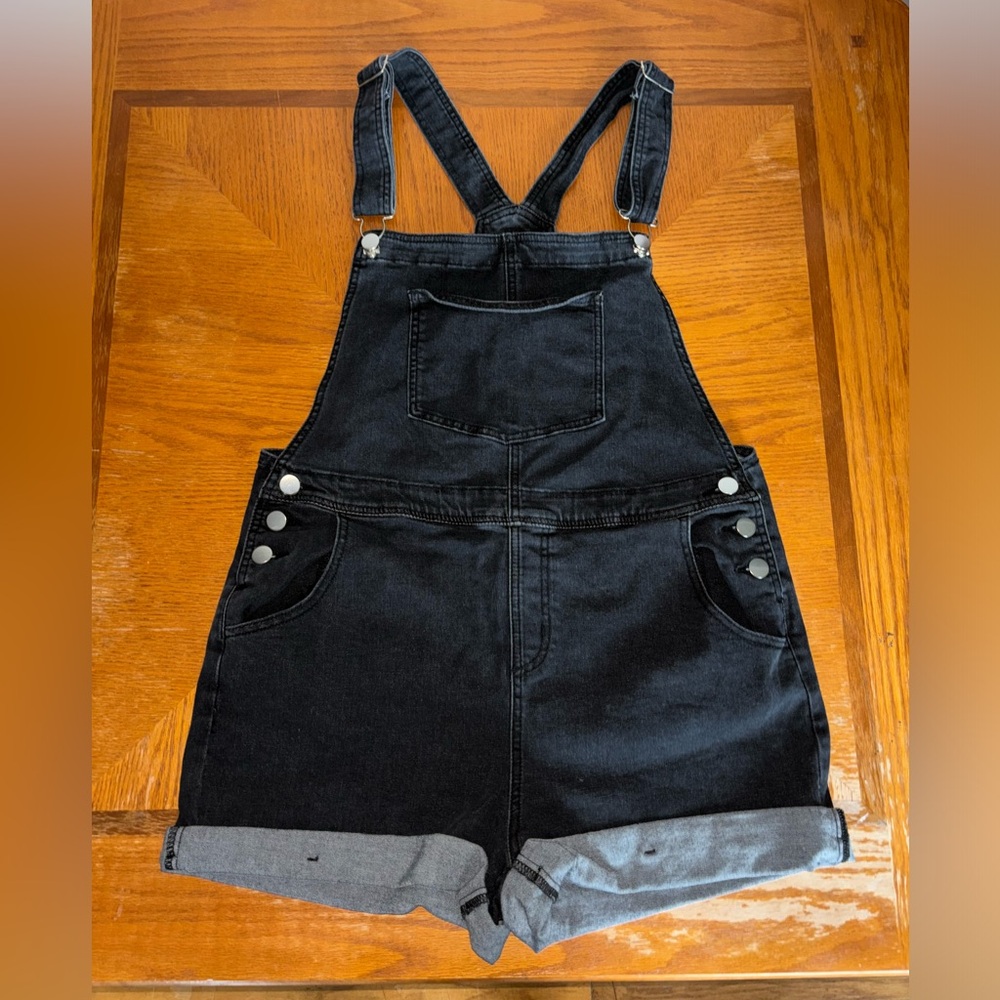 LIKE NEW - worn once! Short overalls